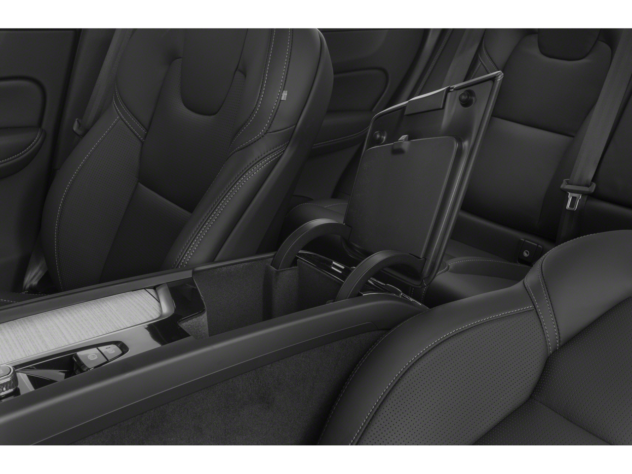 2022 Volvo XC60 B6 R-Design