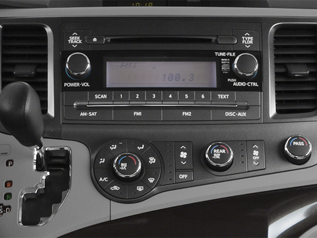 2014 Toyota Sienna SE 8 Passenger