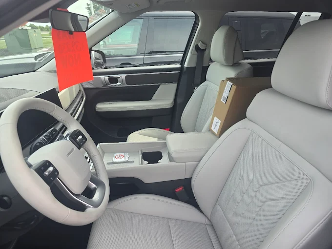 Interior technology features in a modern Hyundai vehicle