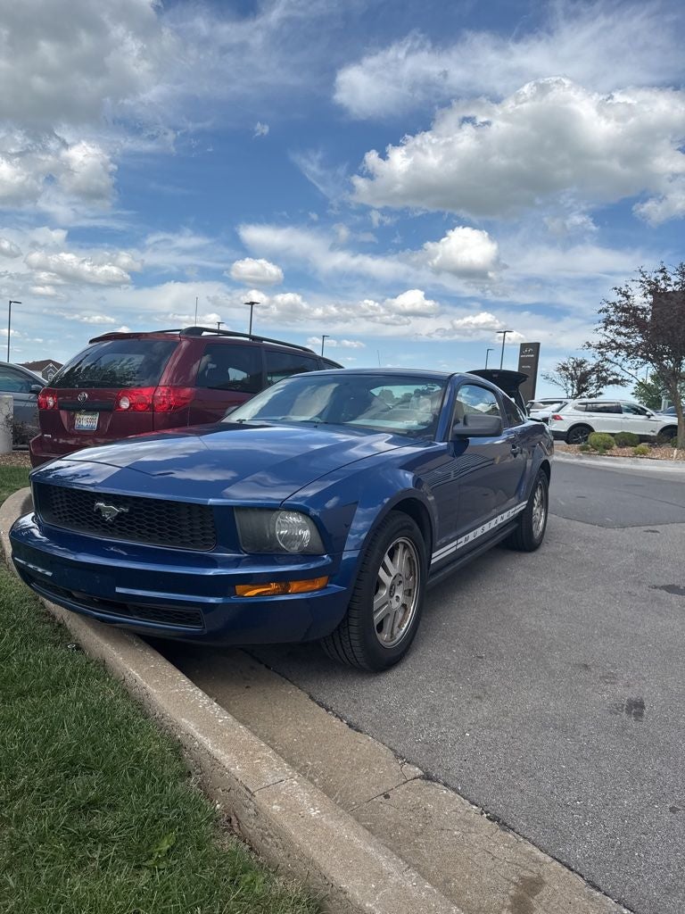2007 Ford Mustang V6 Deluxe