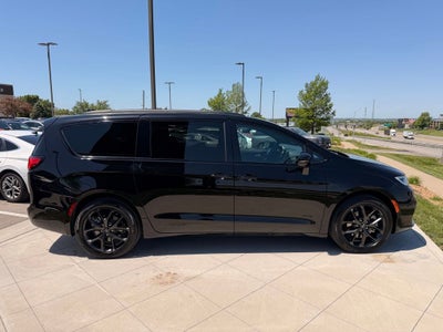 2024 Chrysler Pacifica Limited