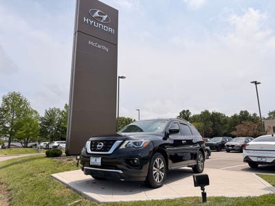 2017 Nissan Pathfinder SV