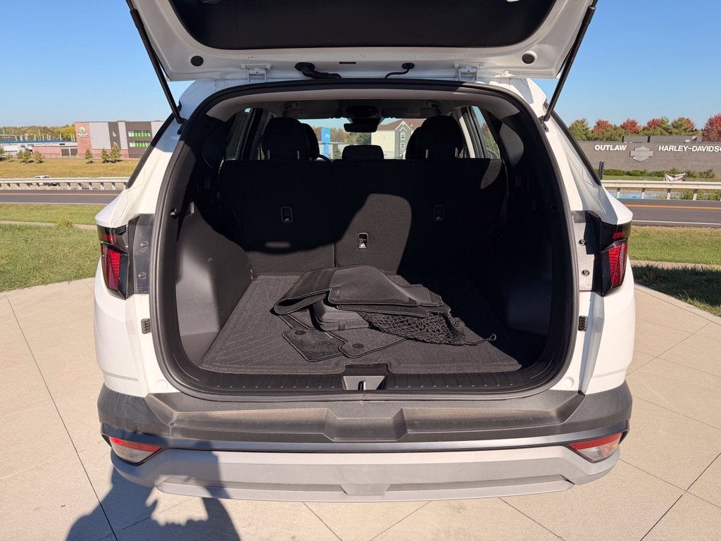2025 Hyundai TUCSON SE
