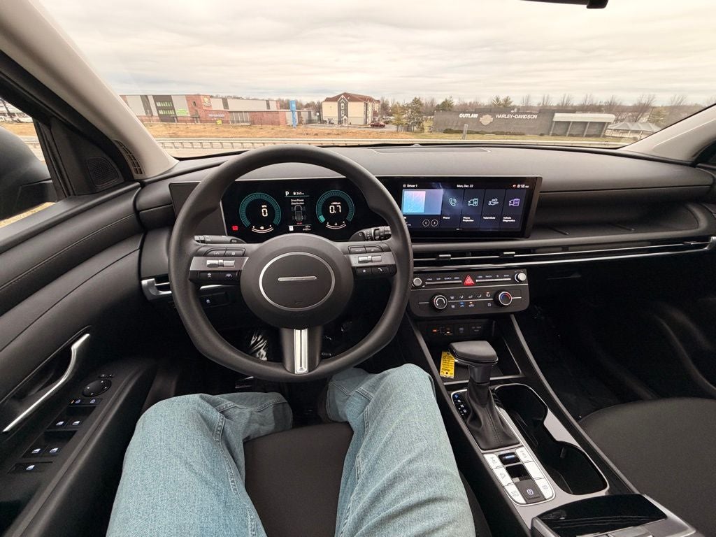 2025 Hyundai TUCSON SE