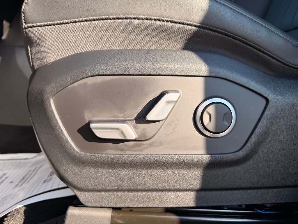 2025 Hyundai SANTA FE HYBRID SEL