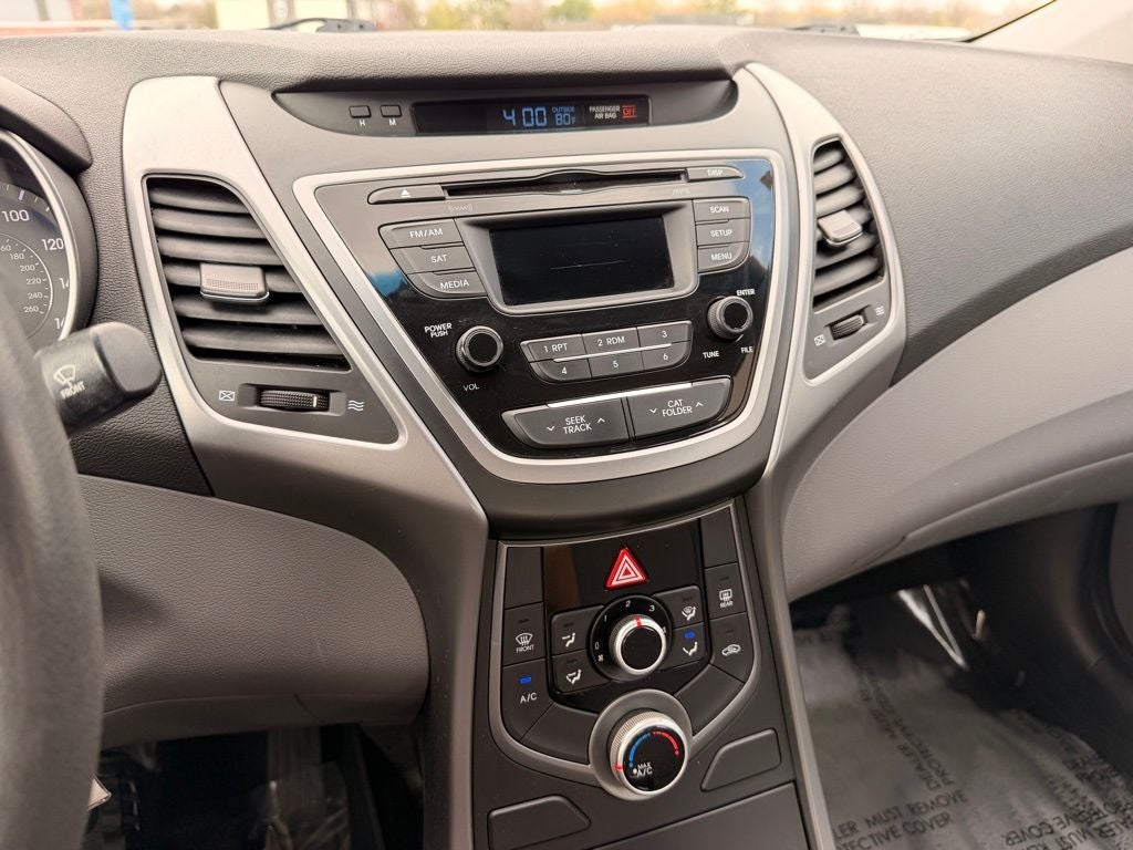 2014 Hyundai ELANTRA SE