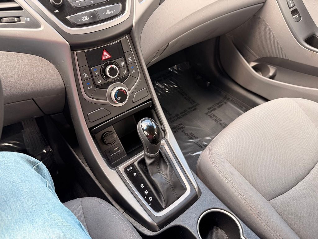 2015 Hyundai ELANTRA SE