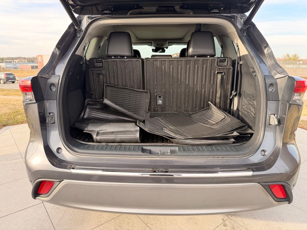 2021 Toyota Highlander Platinum