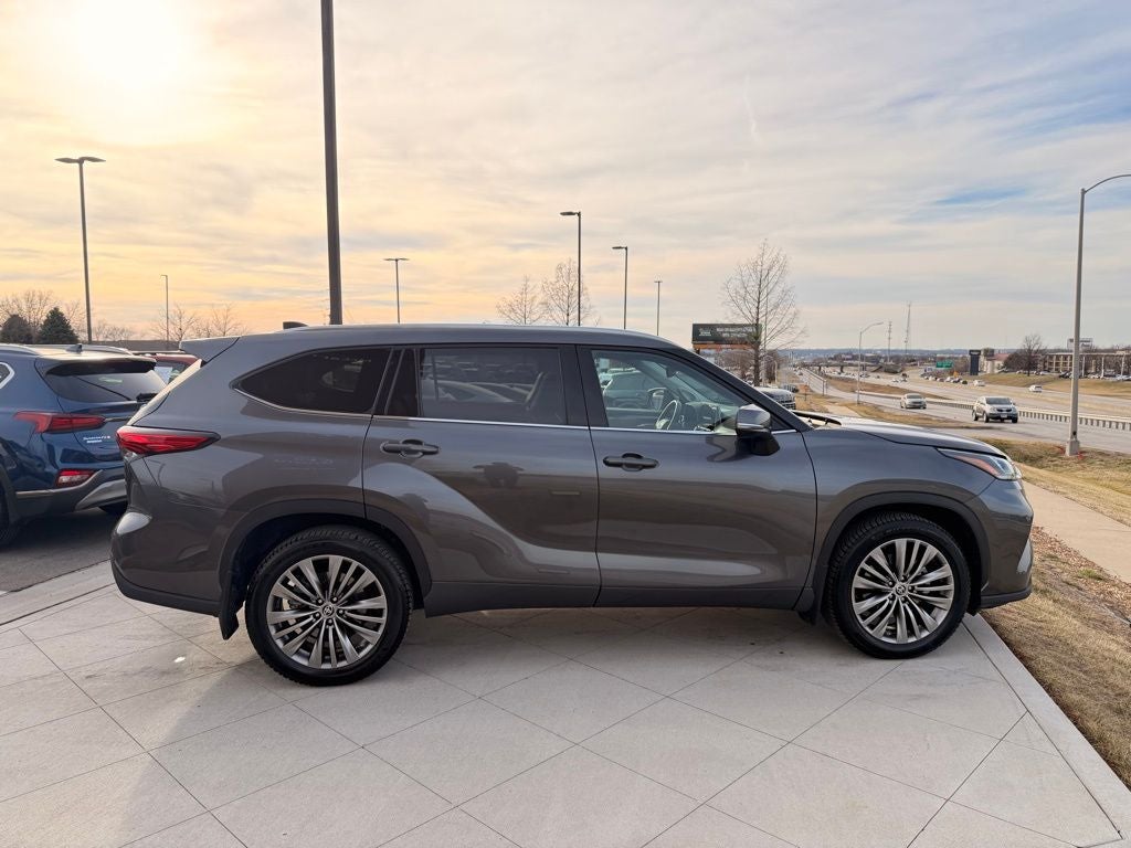 2021 Toyota Highlander Platinum
