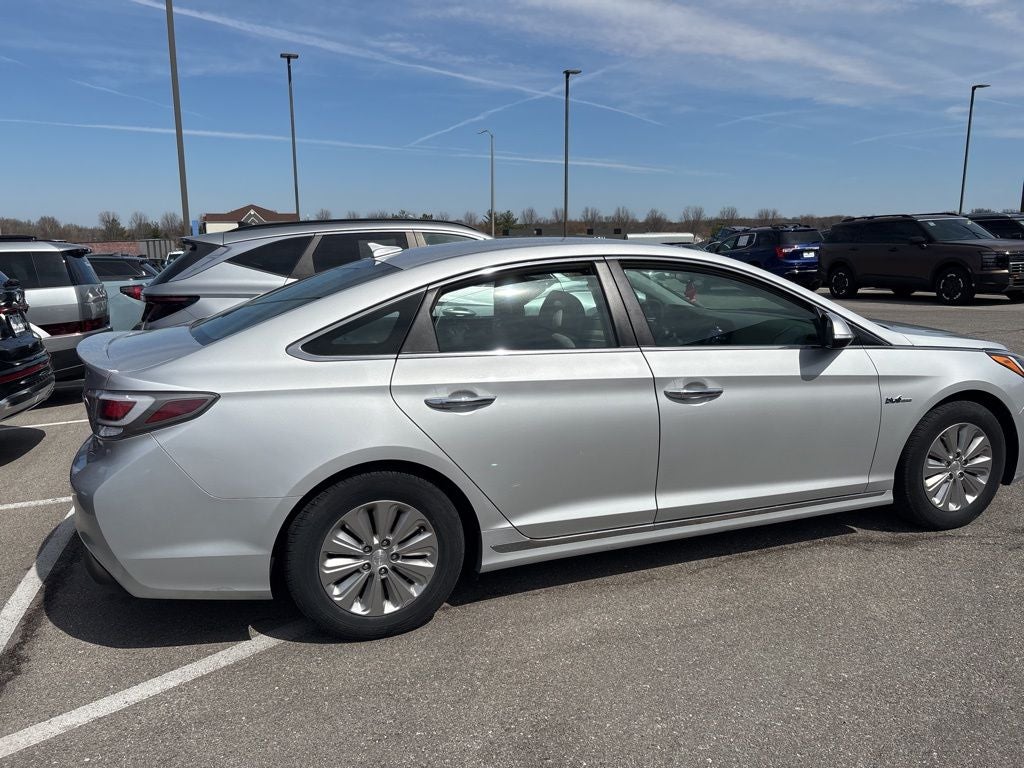 2017 Hyundai SONATA HYBRID SE
