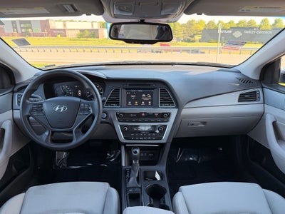 2017 Hyundai SONATA HYBRID SE