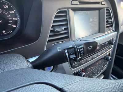2017 Hyundai SONATA HYBRID SE