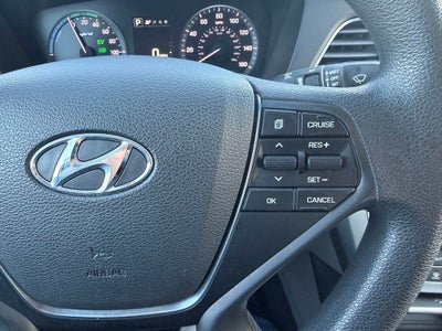 2017 Hyundai SONATA HYBRID SE