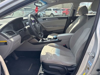 2017 Hyundai SONATA HYBRID SE