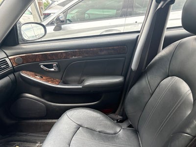 2001 Hyundai XG300 Base