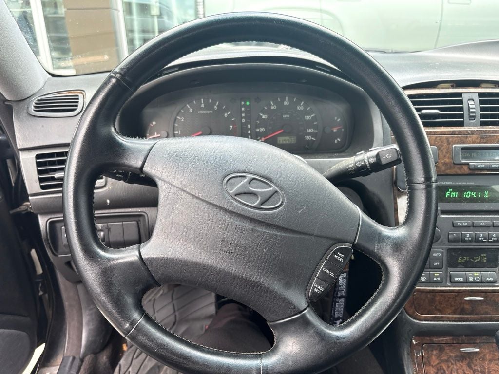 2001 Hyundai XG300 Base