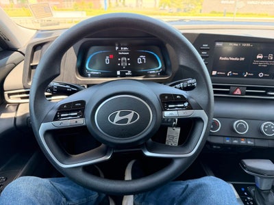 2025 Hyundai ELANTRA SE