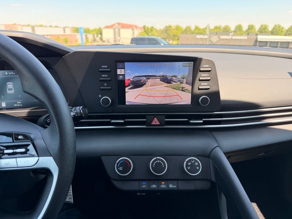 2025 Hyundai ELANTRA SE