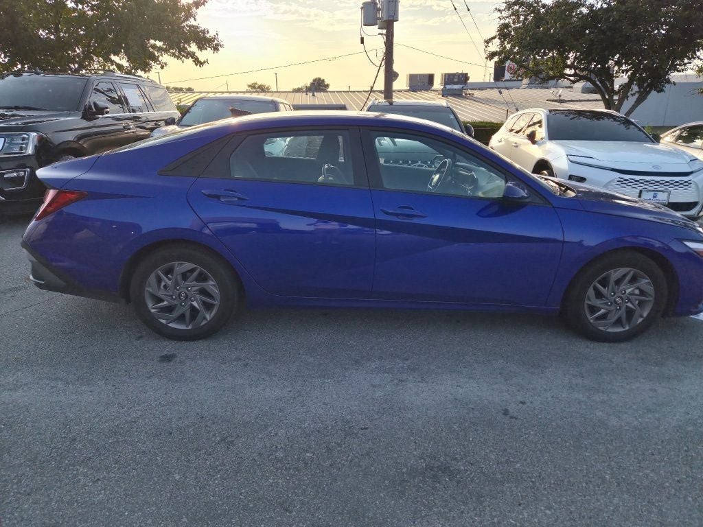 2024 Hyundai ELANTRA SEL