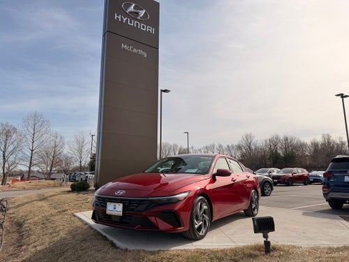 2025 Hyundai ELANTRA Limited