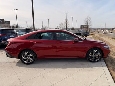 2025 Hyundai ELANTRA Limited