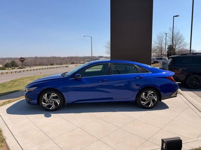 2025 Hyundai ELANTRA Limited