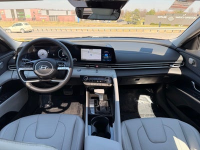 2025 Hyundai ELANTRA Limited