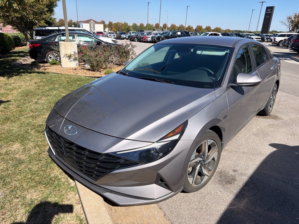 2023 Hyundai ELANTRA SEL