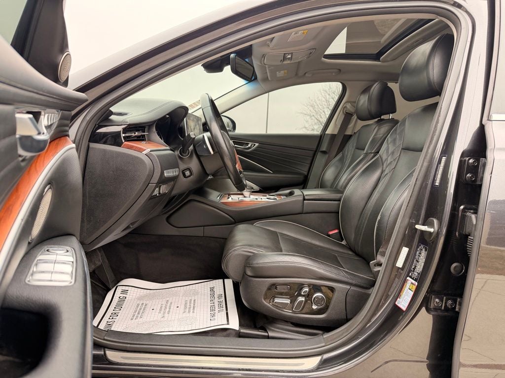 2020 Kia K900 Luxury