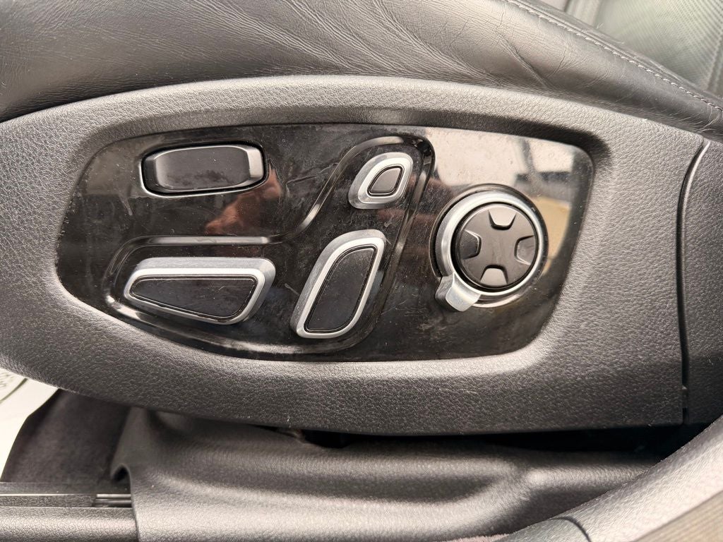 2020 Kia K900 Luxury