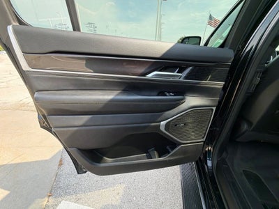 2024 Jeep Wagoneer Base