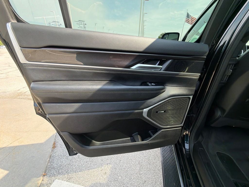 2024 Jeep Wagoneer Base