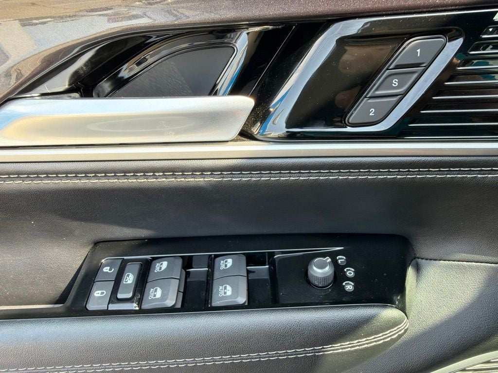 2024 Jeep Wagoneer Base