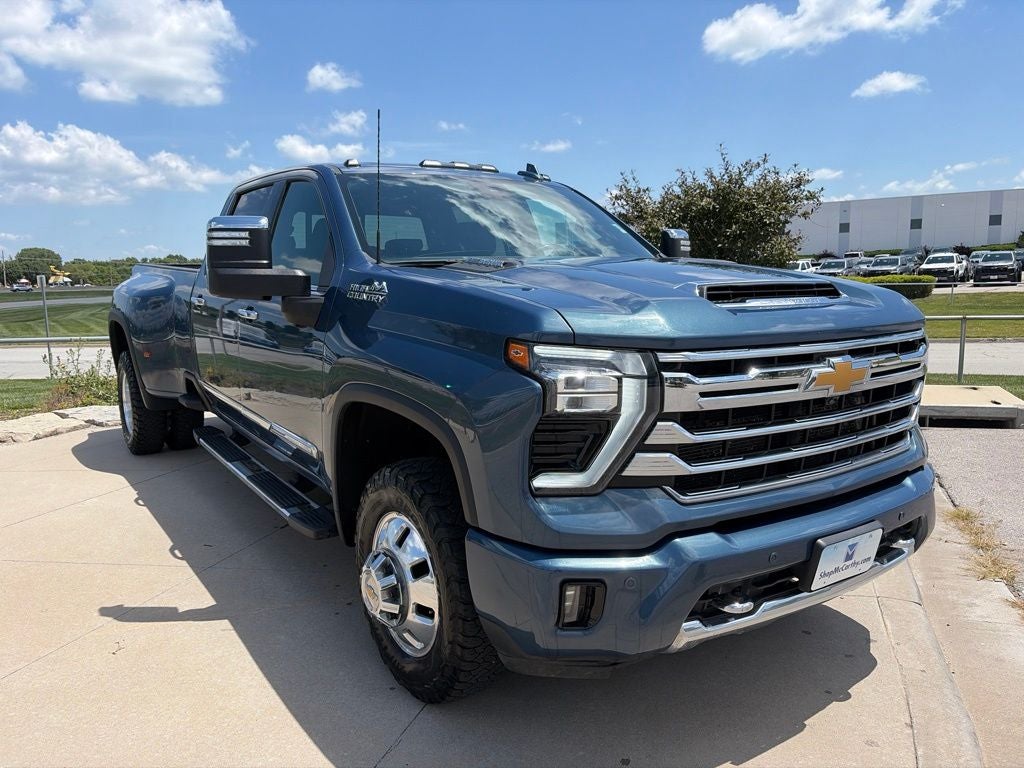 Used 2024 Chevrolet Silverado 3500HD High Country with VIN 1GC4YVEY6RF244400 for sale in Kansas City