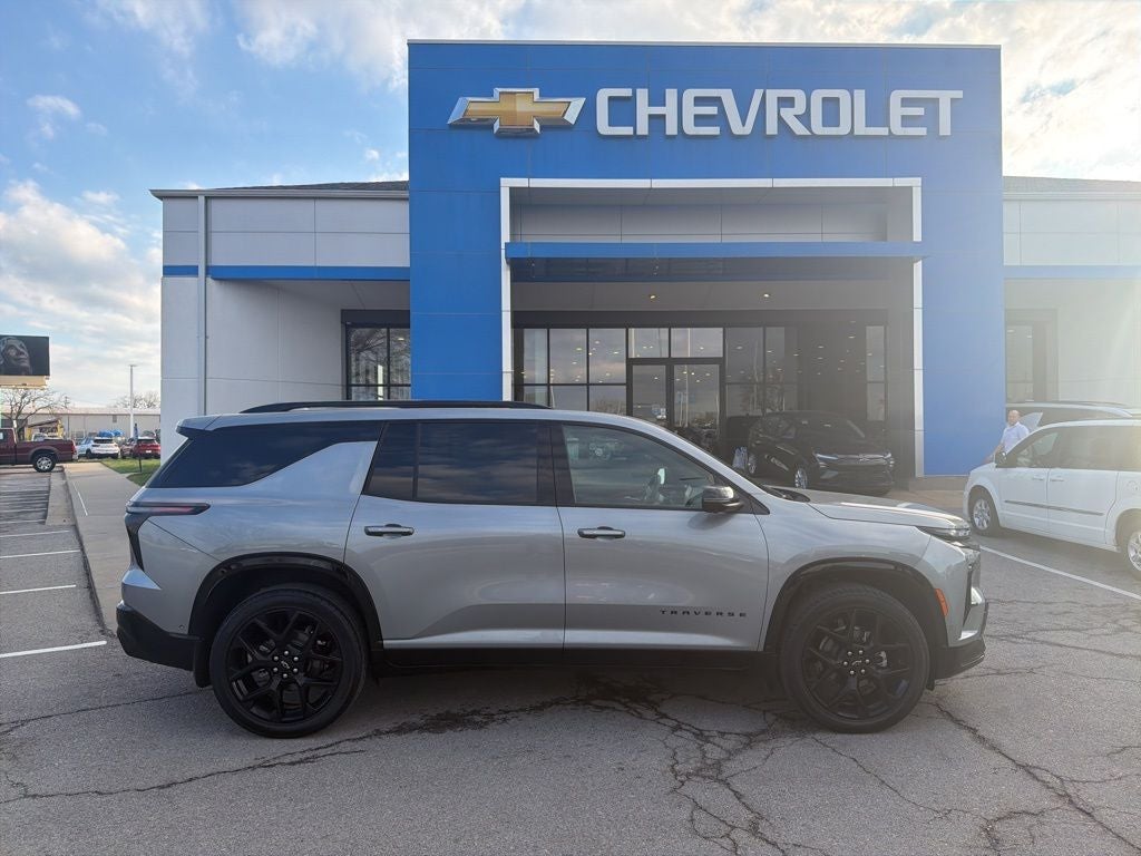 2025 Chevrolet Traverse RS