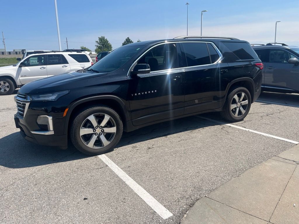2023 Chevrolet Traverse LT Leather