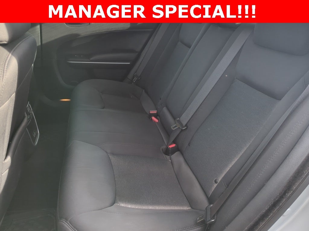 2022 Chrysler 300 Touring