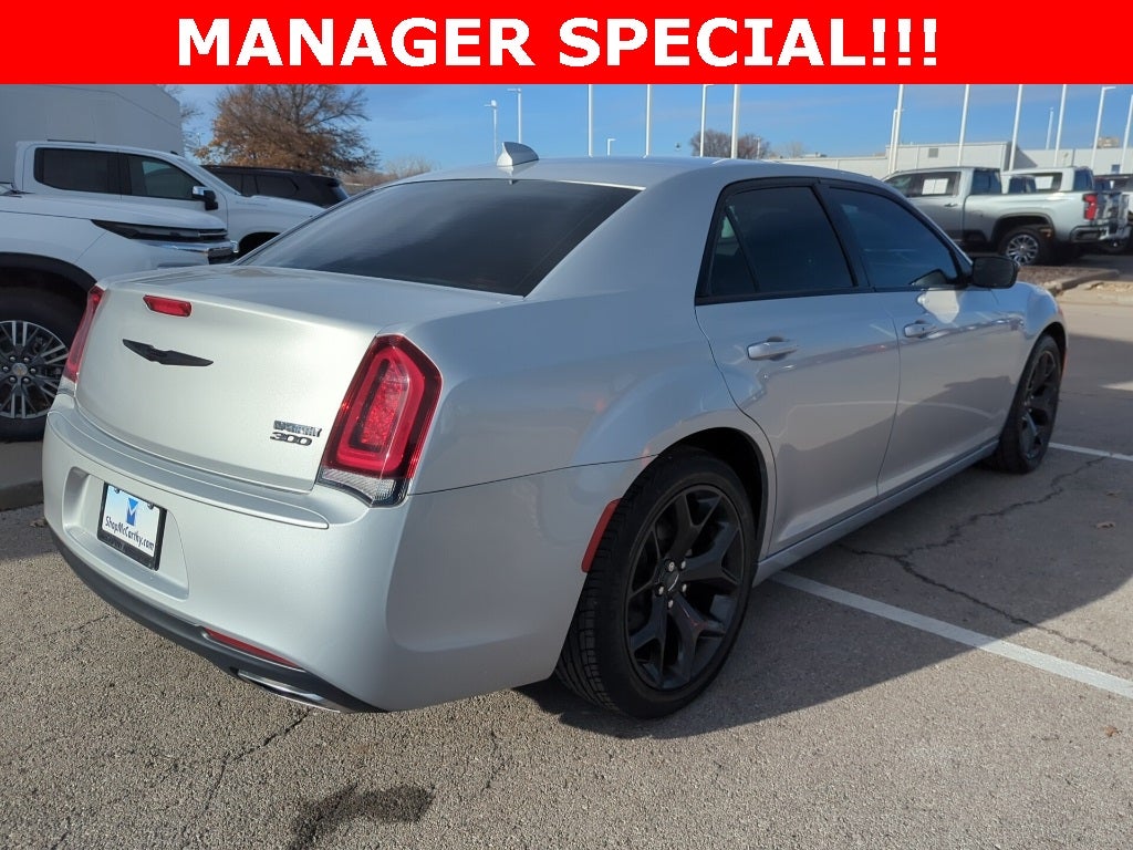 2022 Chrysler 300 Touring