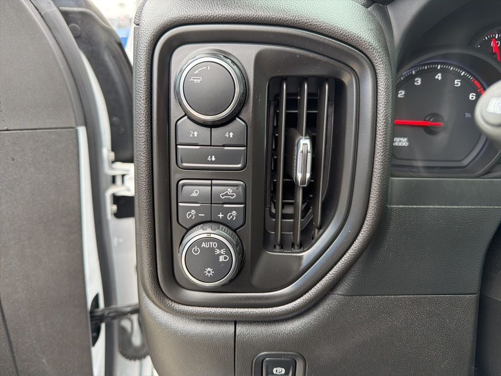 2024 Chevrolet Silverado 2500HD Custom