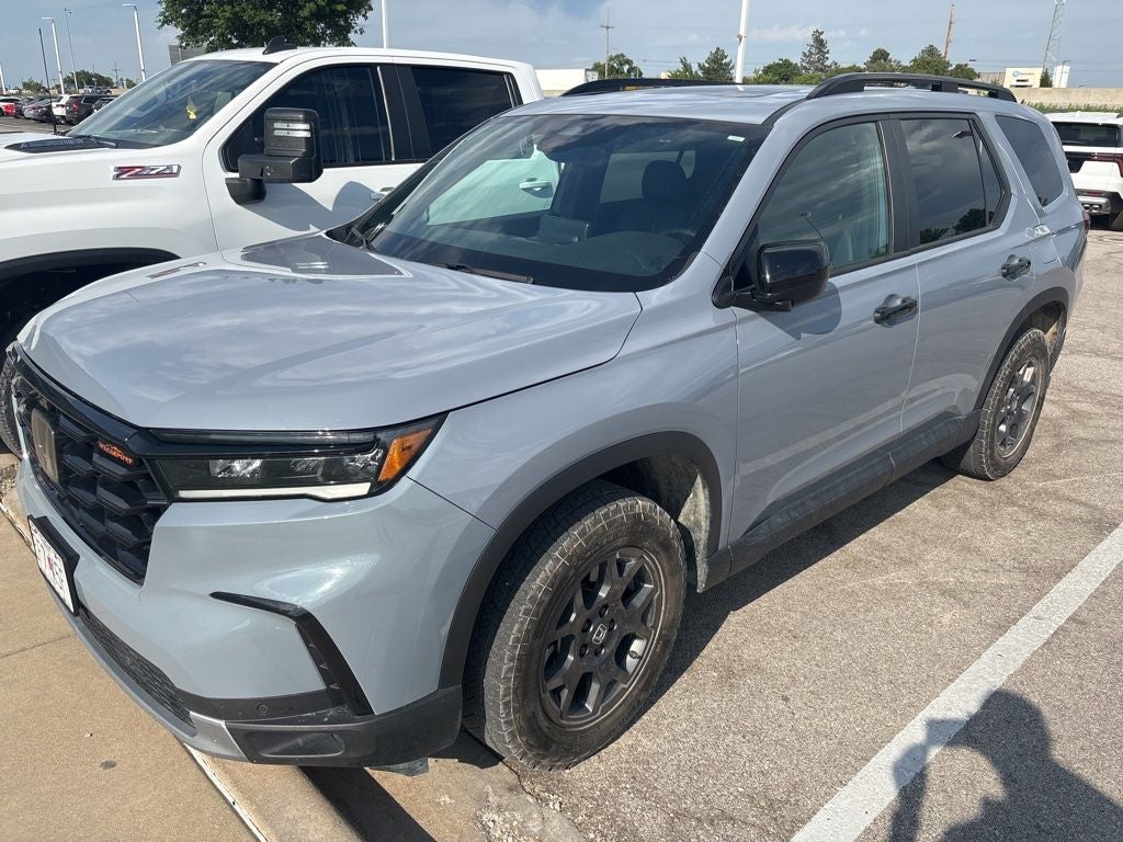 2025 Honda Pilot TrailSport AWD's photo