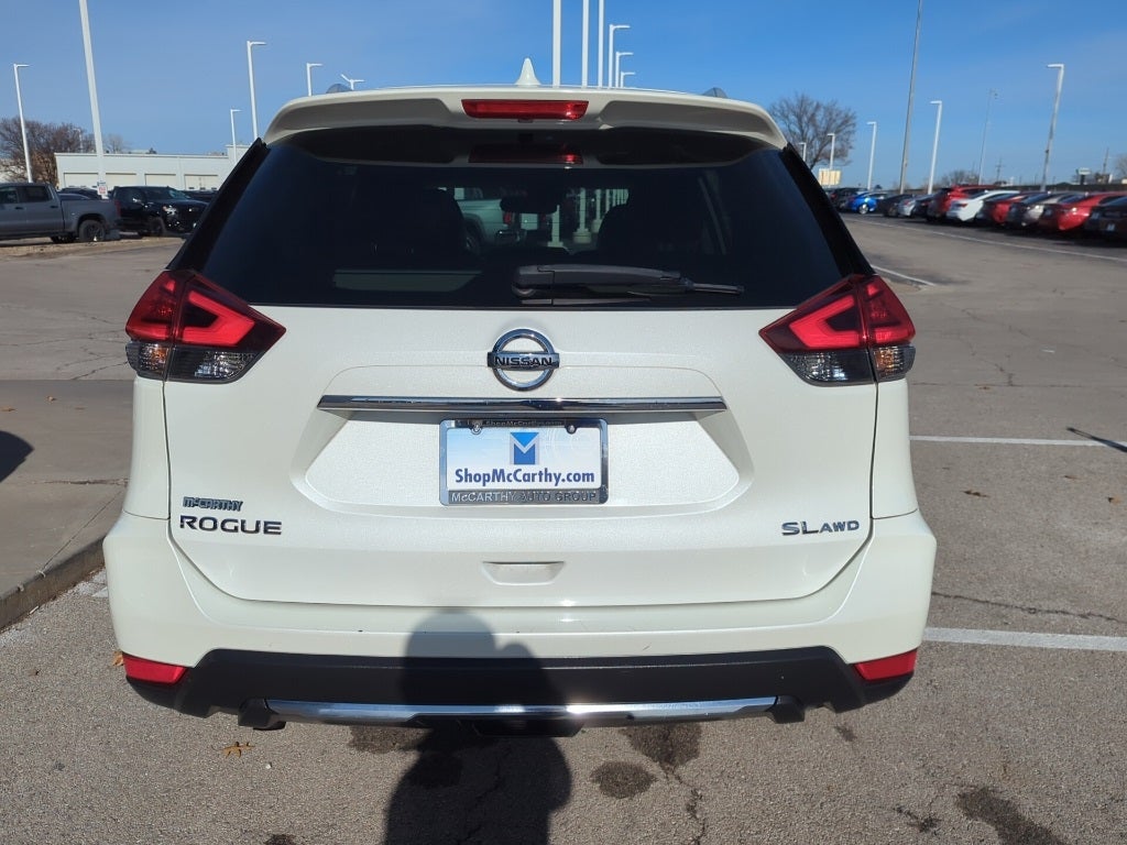 2017 Nissan Rogue SV