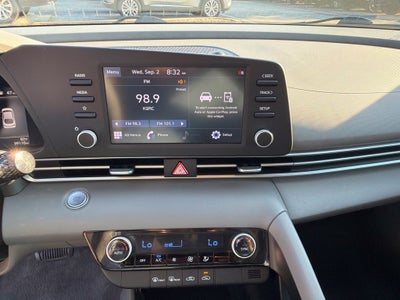 2022 Hyundai ELANTRA SEL
