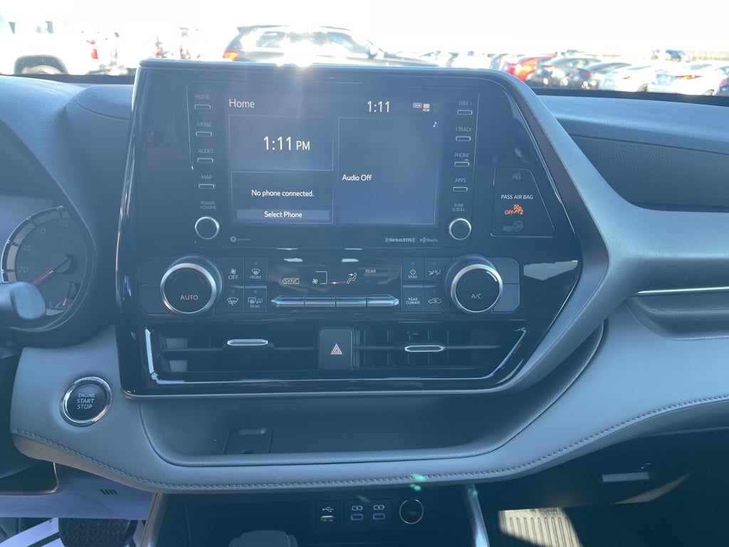 2022 Toyota Highlander LE