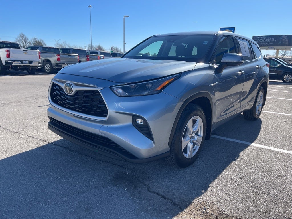 2022 Toyota Highlander LE