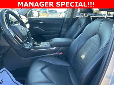 2022 Toyota Highlander Hybrid XLE