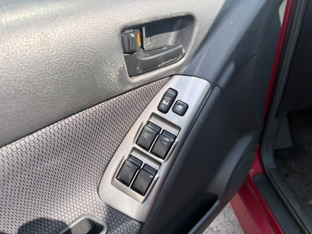 2006 Pontiac Vibe Base