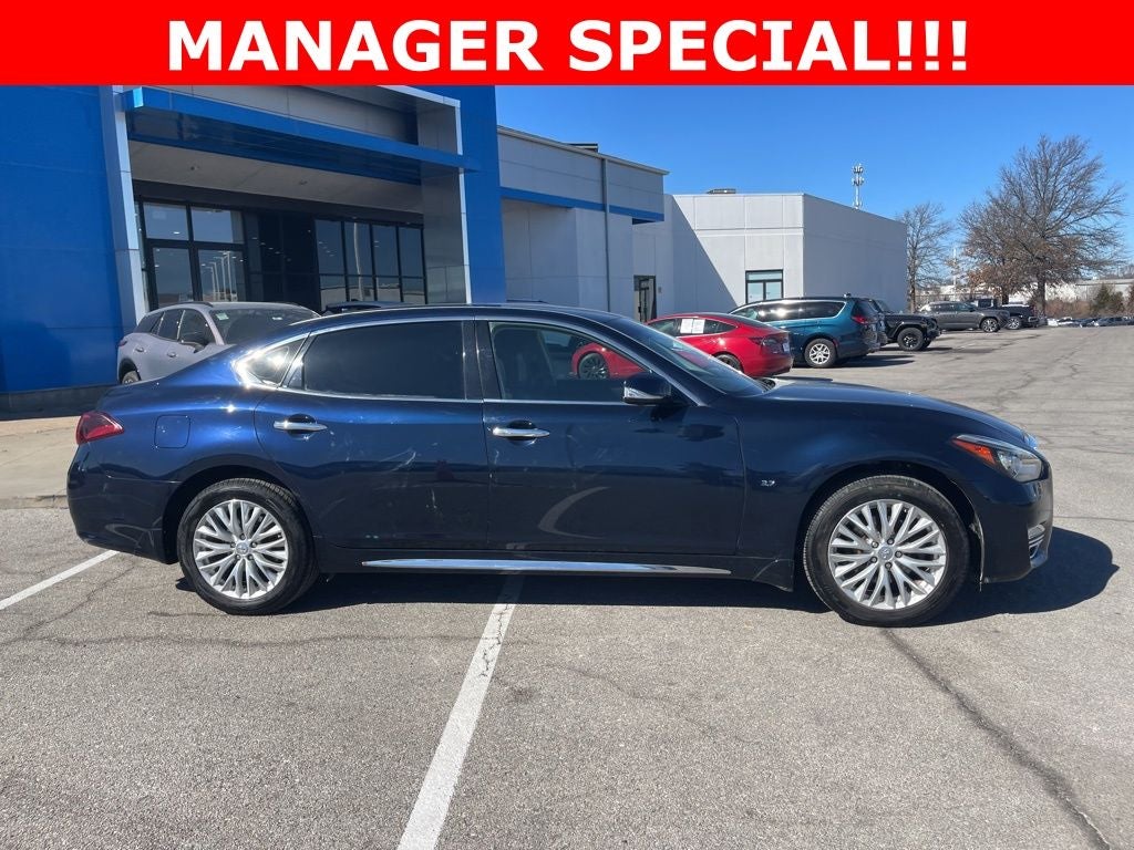 2016 INFINITI Q70L 3.7X