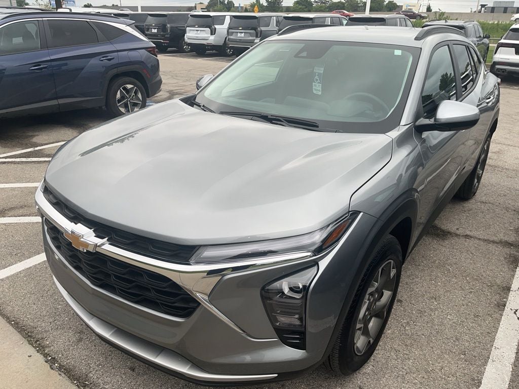 2025 Chevrolet Trax LT's photo