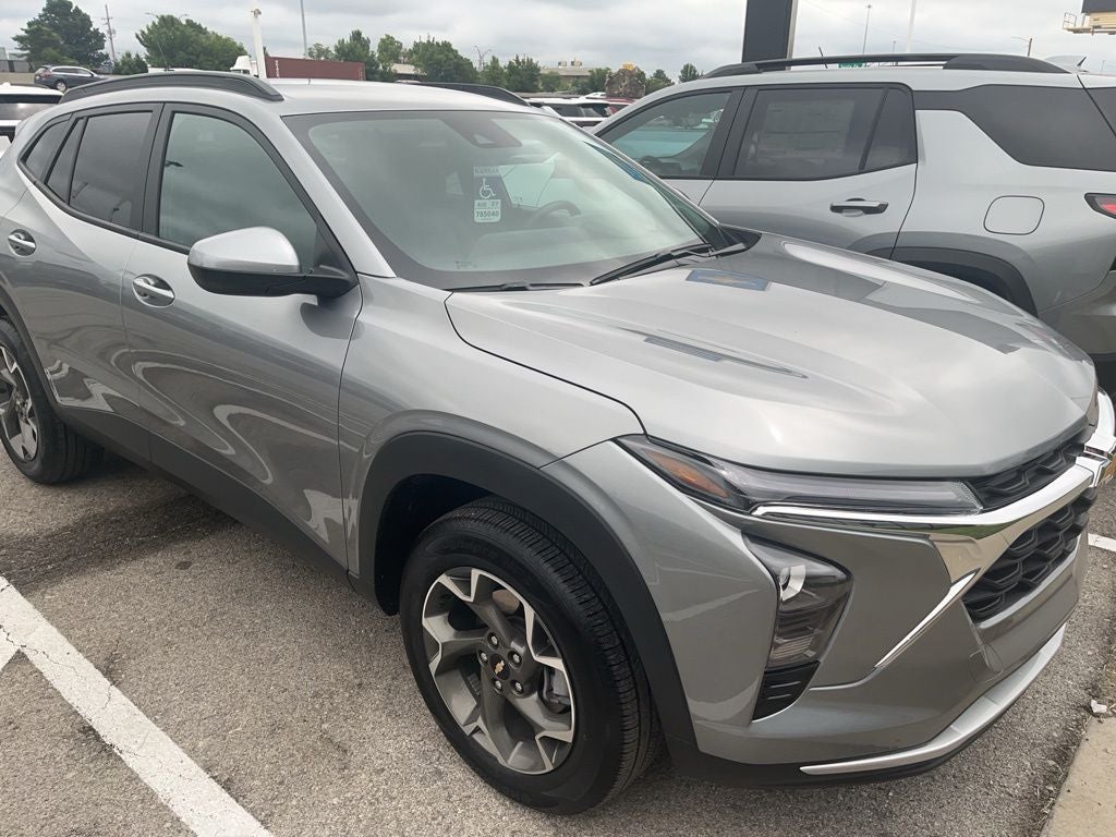 Used 2025 Chevrolet Trax LT with VIN KL77LHEP1SC070051 for sale in Kansas City