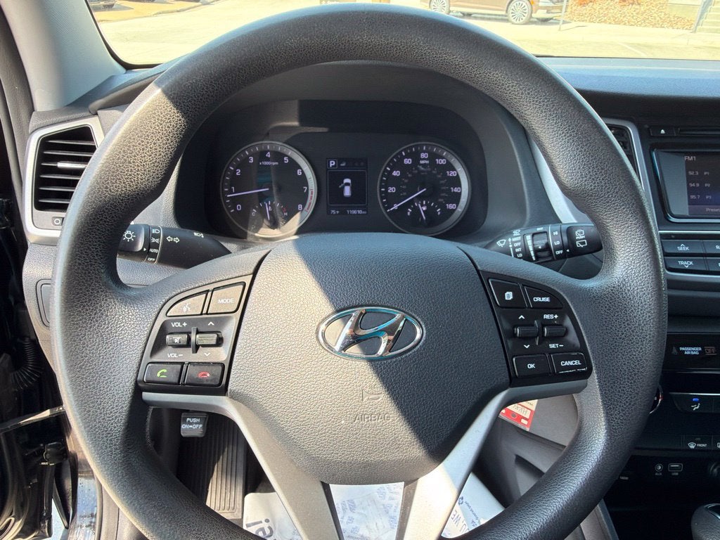 2017 Hyundai TUCSON SE